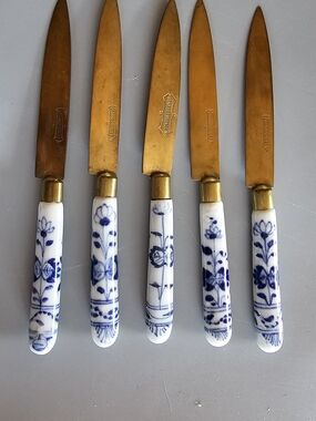 Blue & White Porcelain-Handled Cheese Spreaders with Gold Blades - Set of 5
